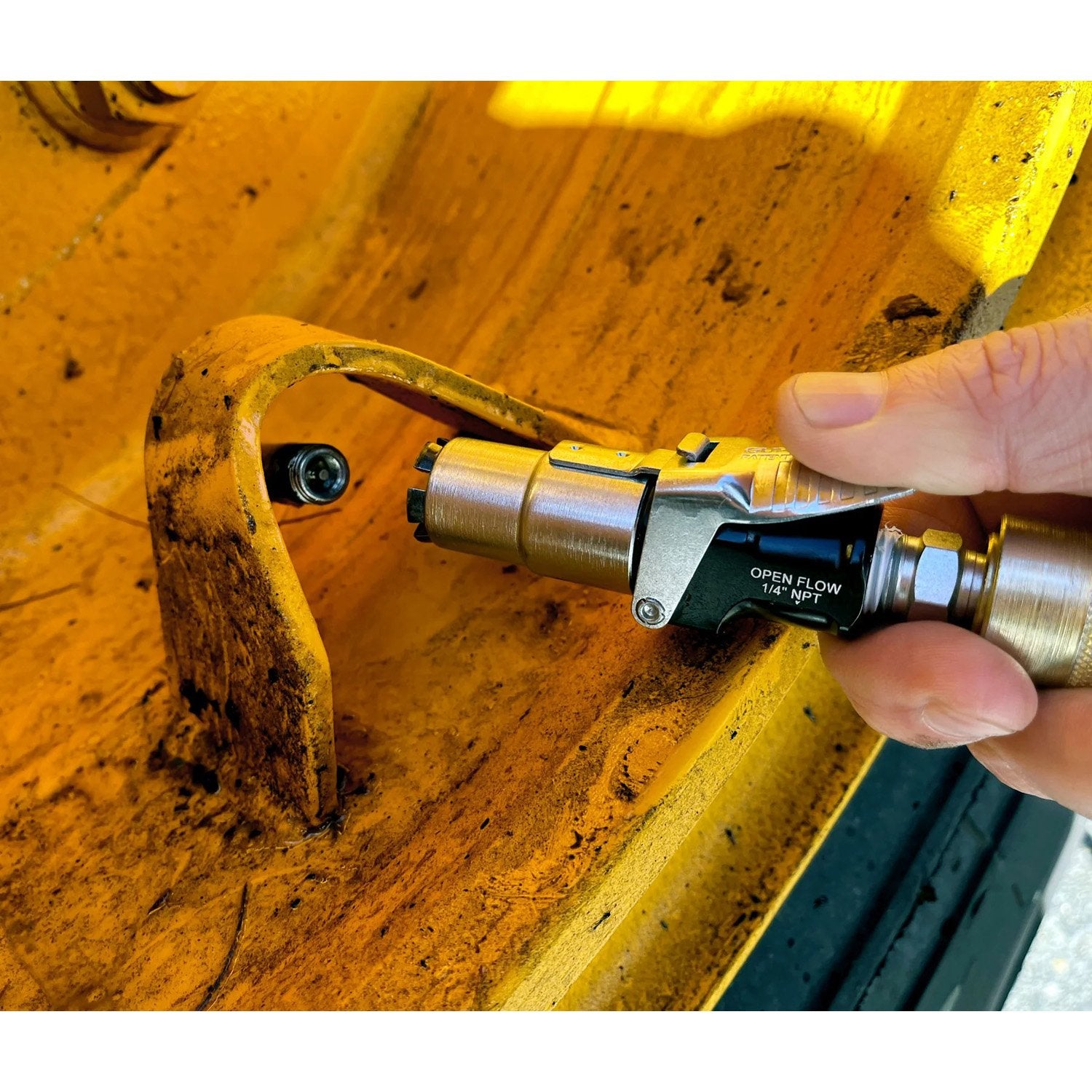 LockNFlate XL Air Chuck for Large Bore Tire Valves - Open Flow - 1/4" NPT