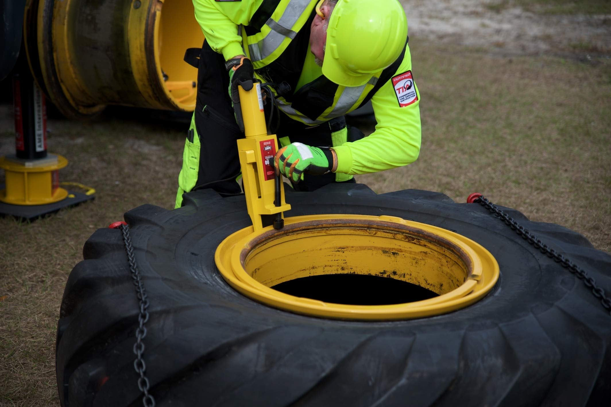 AME 11000 OTR Giant Tire Bead Breaker Head