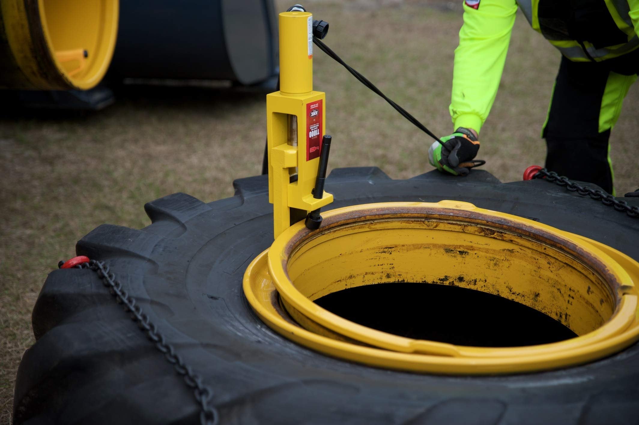 AME 11000 OTR Giant Tire Bead Breaker Head