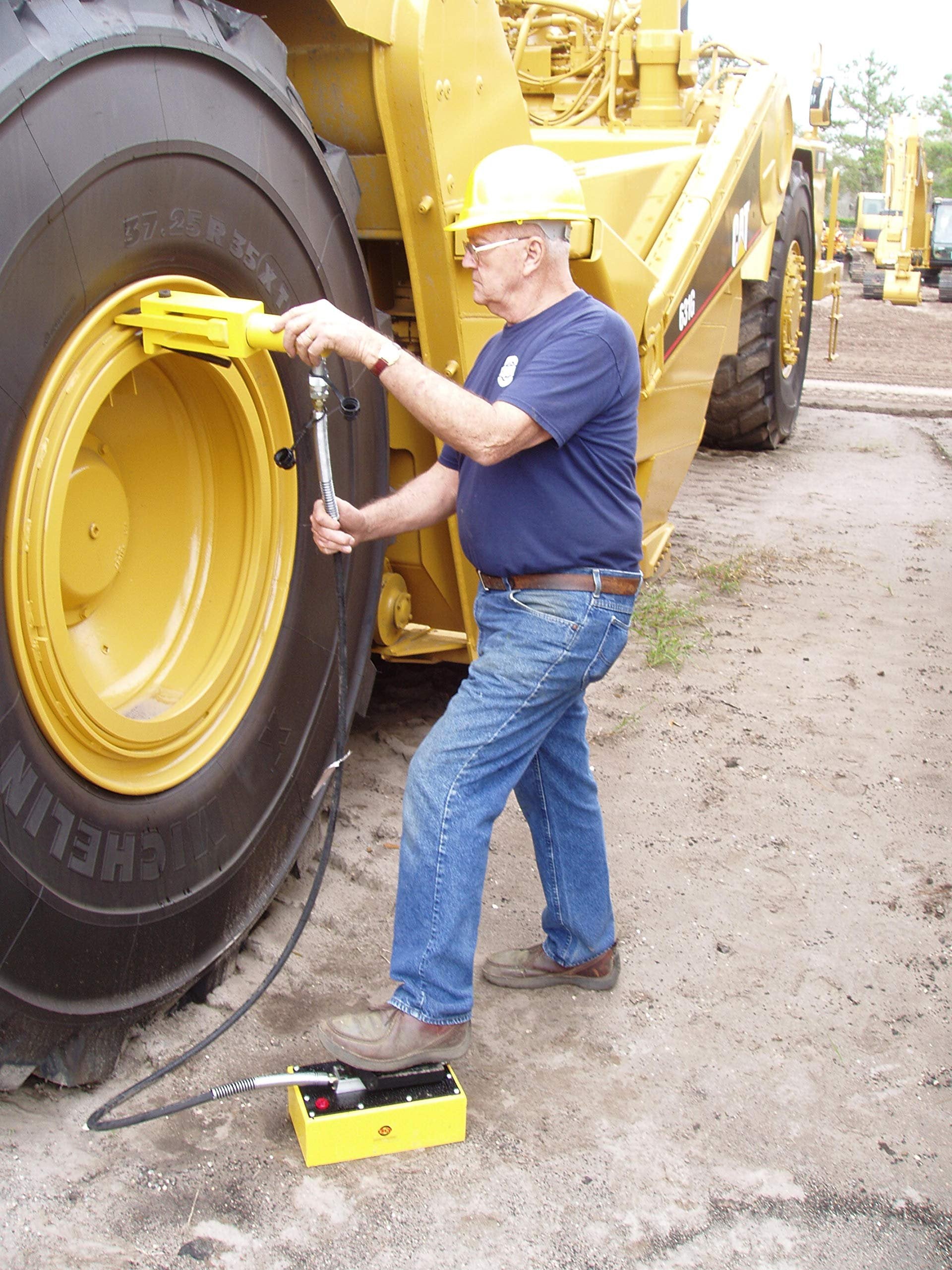 Esco 10100 Giant Tire Earthmover Bead Breaker Head 1800 Style